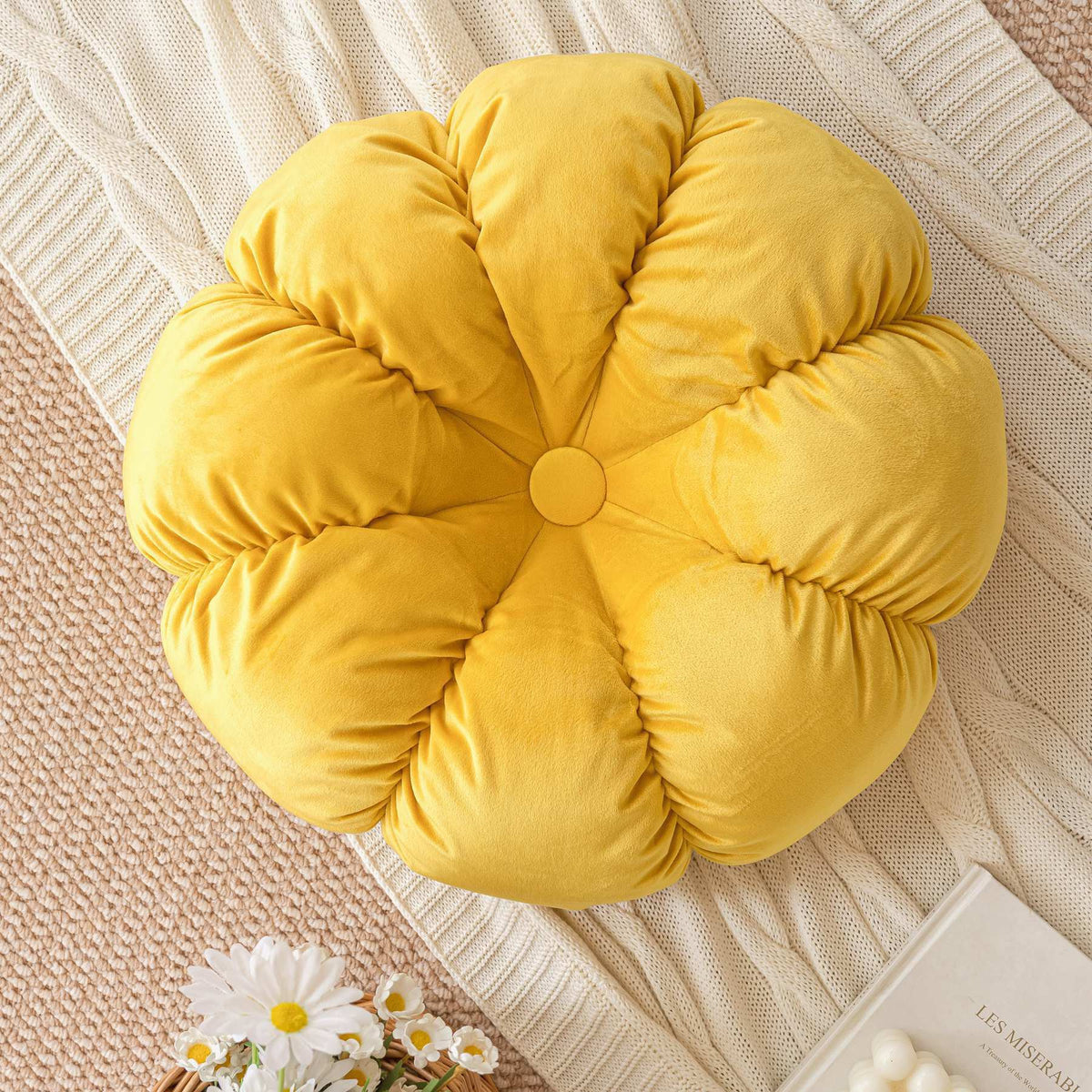 八瓣花朵絲絨坐墊抱枕 直徑40cm Eight-Petal Velvet Flower Floor Cushion