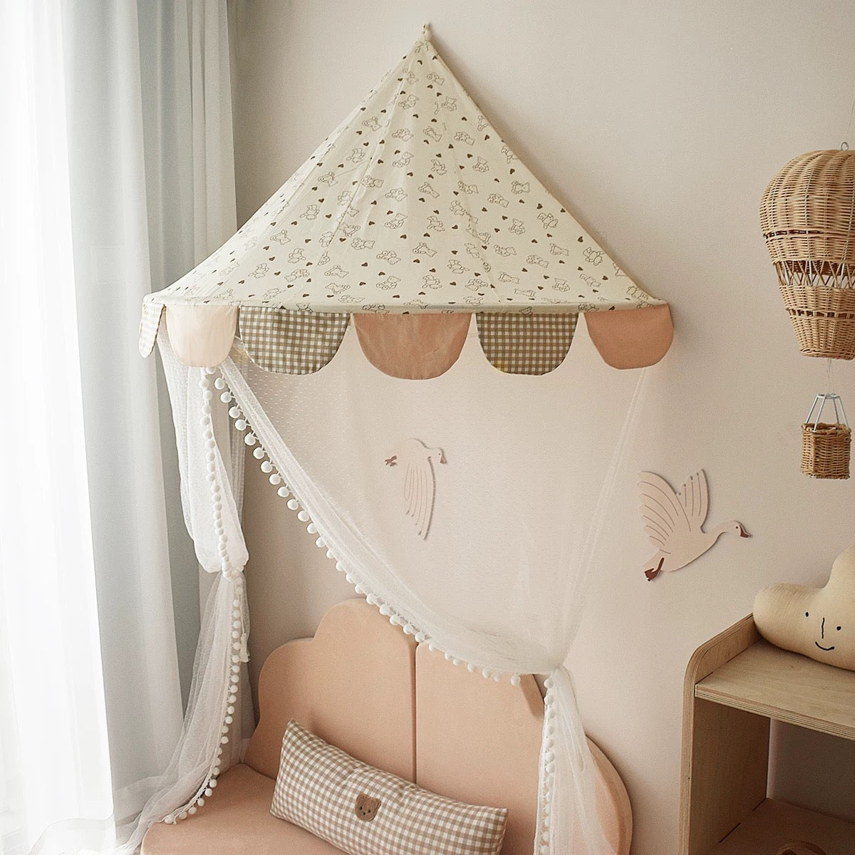 壁掛半圓形兒童帳篷 Wall-Mounted Semi-Circular Children's Tent