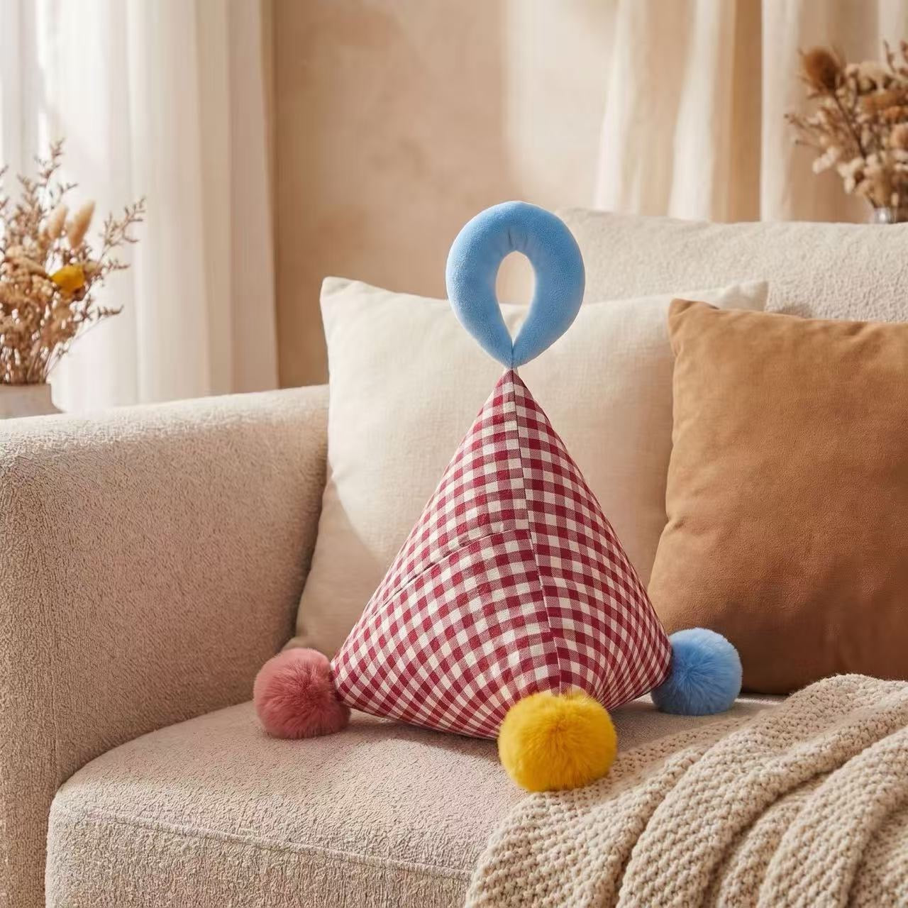 三角提手毛球感統抱枕（一套4款）30cm Triangle Pom-Pom Handle Sensory Cushion – Set of 4