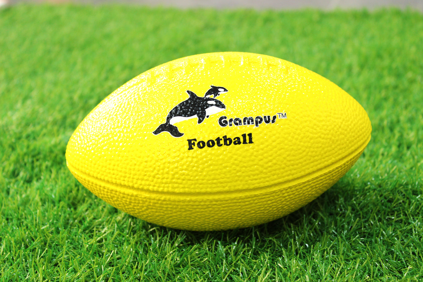 Grampus 虎鯨橄欖球 高密度泡棉飄帶欖球 Foam Football with Tail Streamers